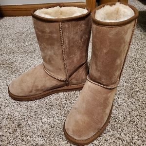 Lamo 9in Chestnut Boot